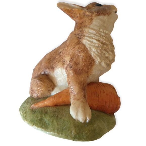 Bunny Rabbit Figure VCH England Vintage Scratching Ear Handpainted Resin Carrot. - Picture 6 of 16